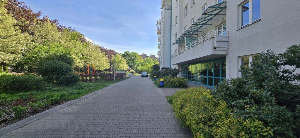 Bielany, 2-pokojowe mieszkanie o powierzchni 58 m² z miejscem parkingowym w cenie.