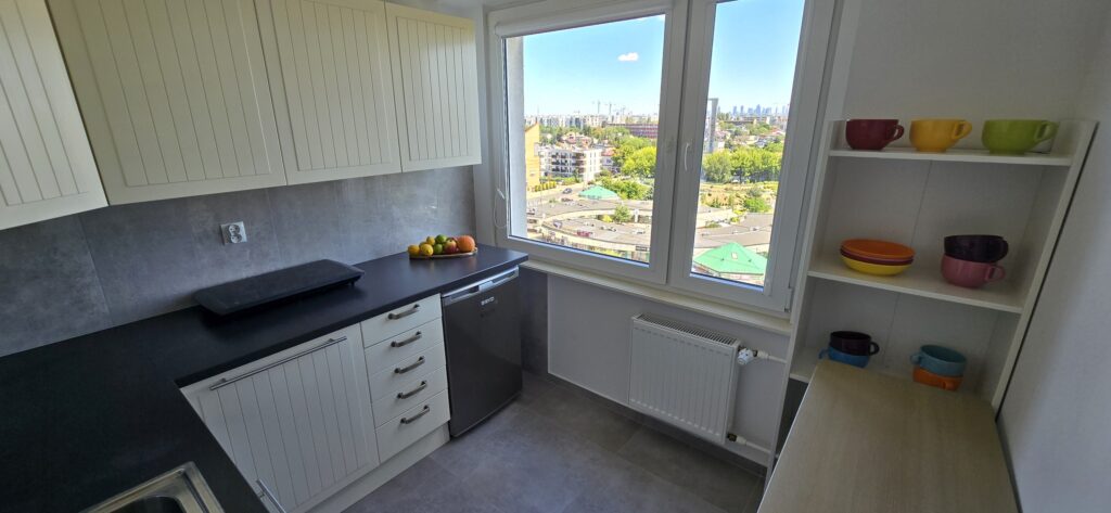 Ursus, 2 pokoje, balkon, piwnica